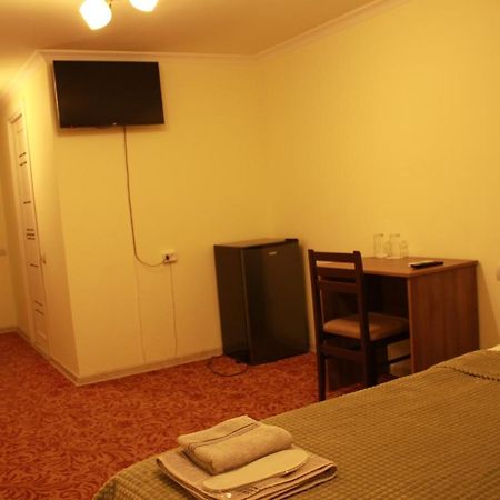 Hotel International 耶烈万 外观 照片