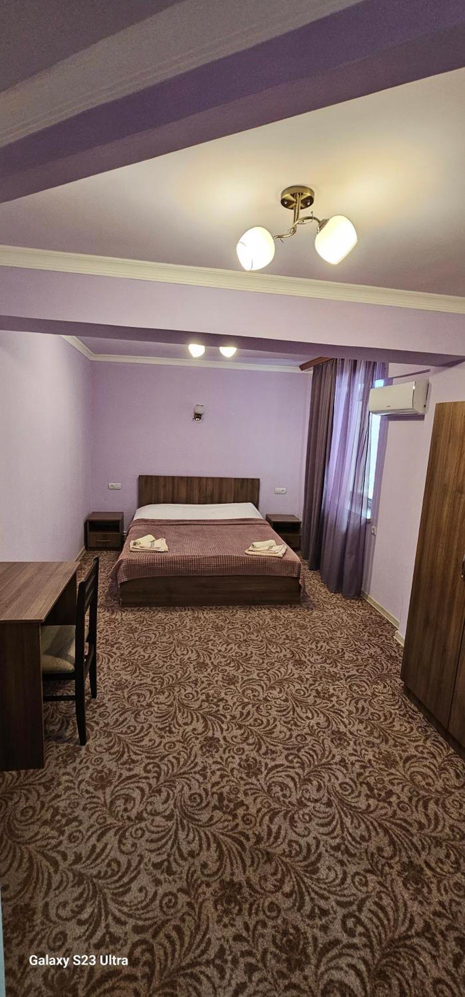 Hotel International 耶烈万 外观 照片