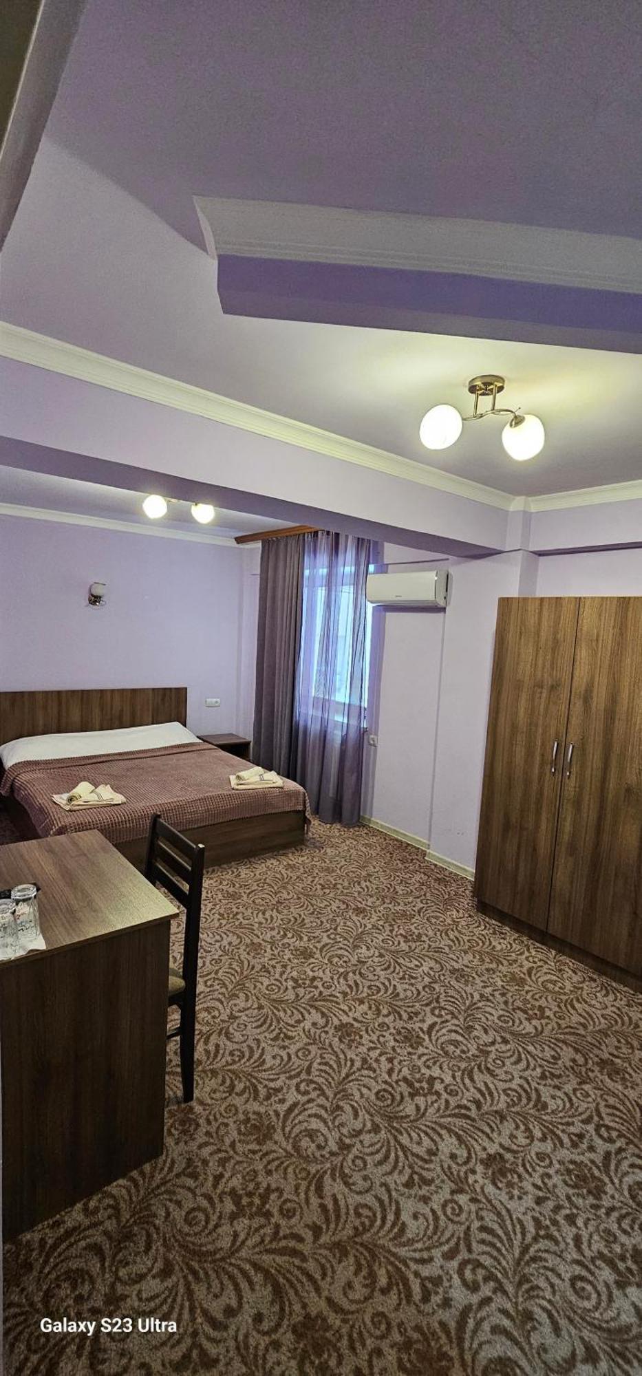 Hotel International 耶烈万 外观 照片